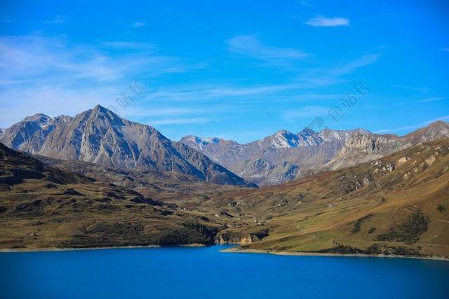 阿尔卑斯山的风景 山 湖 山区 全景图 性质 山下湖 景观