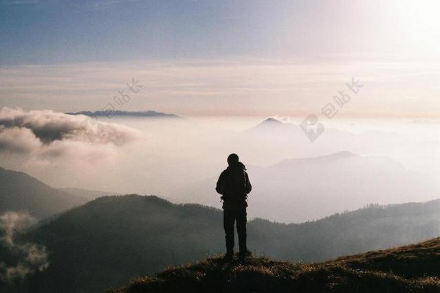 山 攀登 徒步旅行 冒险 登山家 户外 天空 云 黑暗