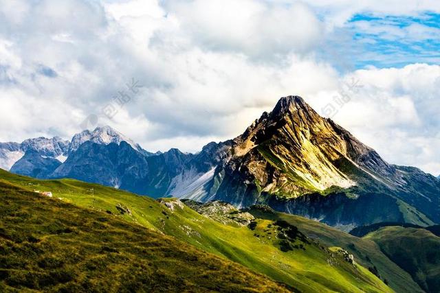 白羊石 高山 KLEINWALSERTAL 山 山全景图