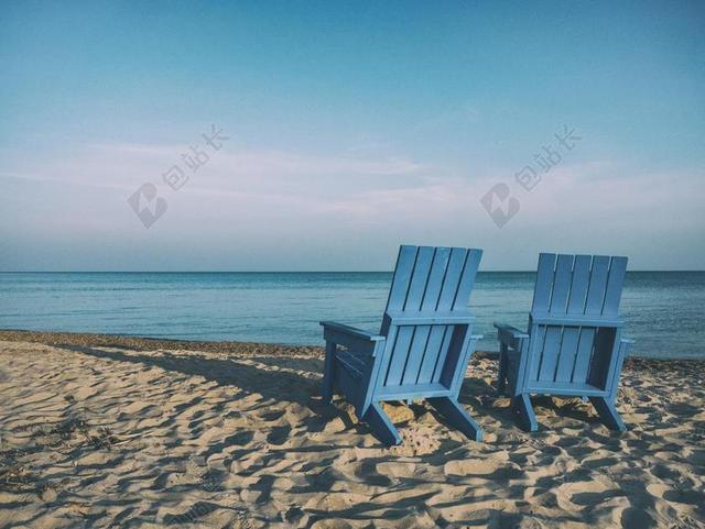 海滩 沙 椅子 海洋 海 水 阳光 夏天 蓝色 天空