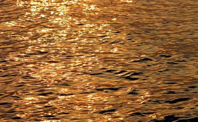 水 镜像 夕阳 海 波 阳光 金 反射 湖 水面 照明