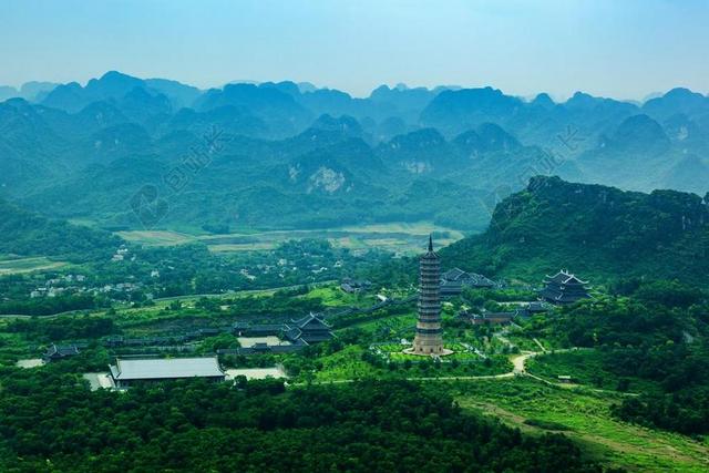 庄的一个 白亭 宁平省 越南 欢迎 结构 省 旅游 宝塔
