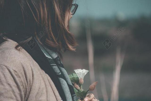 萨拉 女子 女性 女孩 妇女 可爱 排版 伤心