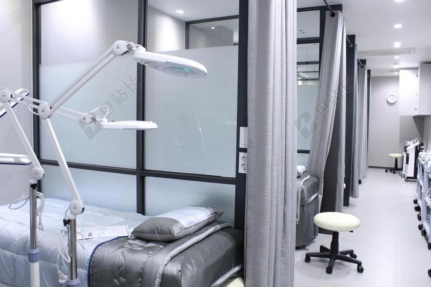 医院病房治疗室图片