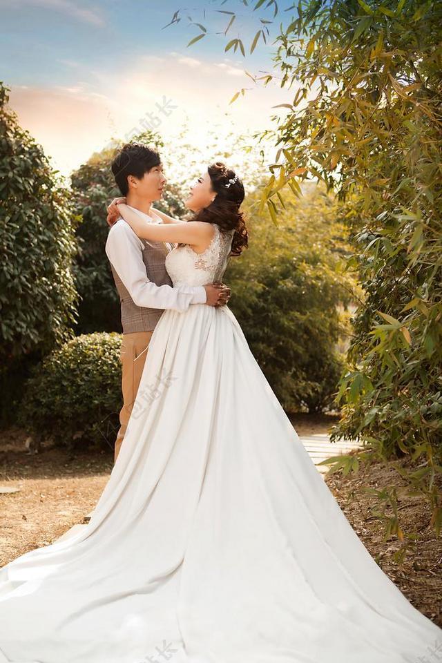 婚庆 婚纱 情侣 礼服 喜庆 结婚 婚礼