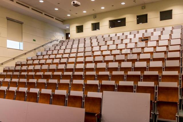 广告简约演讲厅室内摆放背景图片