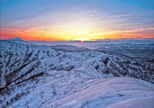 山脉 雪 日出 白神山地 世界遗产的地区 日本