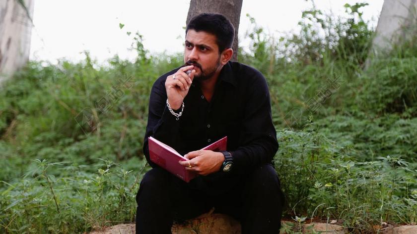 印度 男子 肖像 坐 忠告 旁遮普 作家 黑 男孩 思维