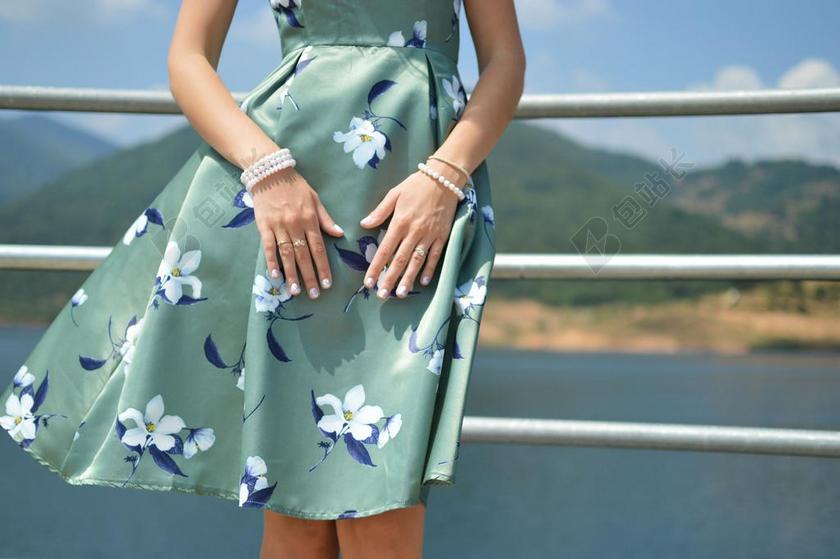 连衣裙 服装 植物区系 花 设计 钢 户外 自然 旅行