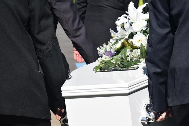 死亡 葬礼 棺材 哀悼 仪式 亏损 埋葬 悲伤 纪念馆