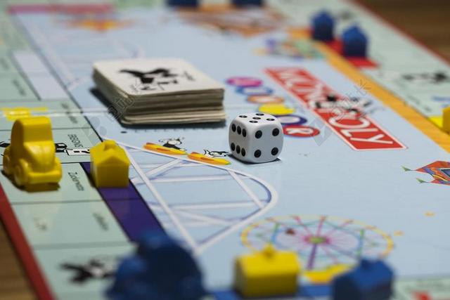棋盘游戏 播放 GESELLSCHAFTSSPIEL 垄断 掷骰子