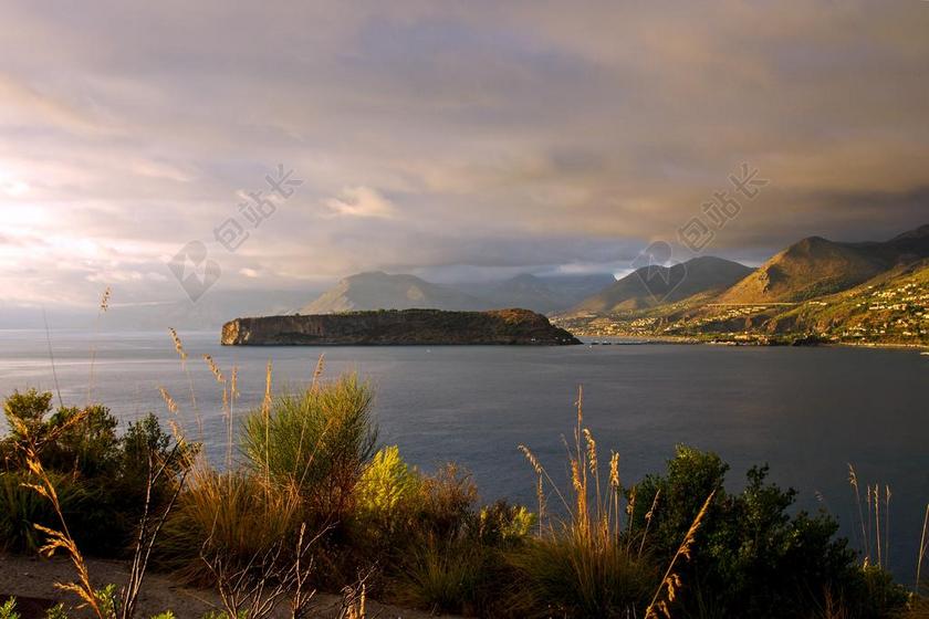 日落 中午 恐龙岛 夏天的结束 卡拉布里亚 普拉亚滨海 意大利