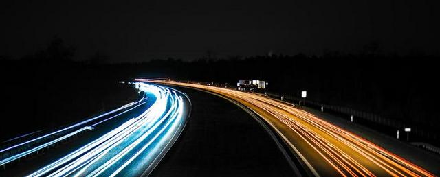 路 夜 灯 汽车 公路 黑 尾灯 夜间照片 交通 红色