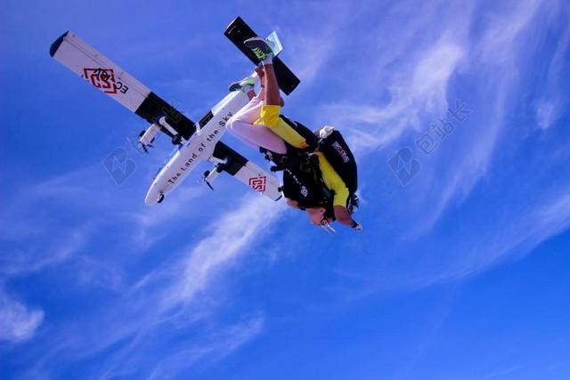 跳伞 天空 飞 运动 自由 空气 降落伞 飞行 云