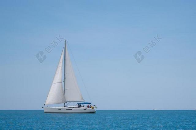 海上清新航行背景图片