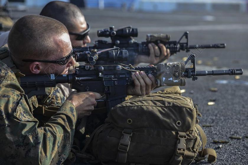 海军陆战队员 美国海军陆战队 M4A1卡宾枪 培训 演习 士兵