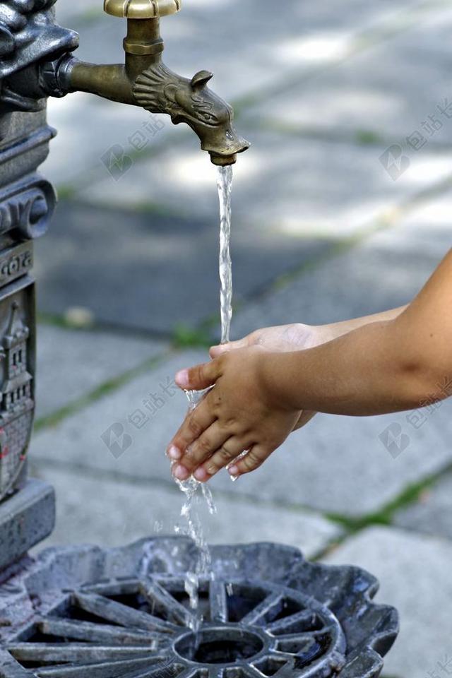 洗手 纯度的 水 水龙头 梳洗 流动  生 城市 街 手