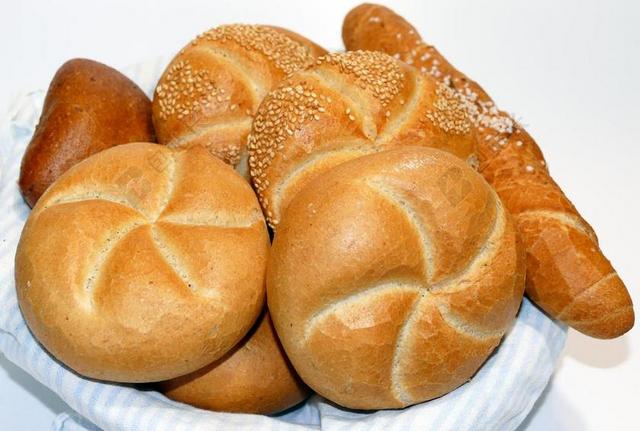 滚 盐条 KAISER滚 芝麻籽小圆面包 早餐 香脆 美味