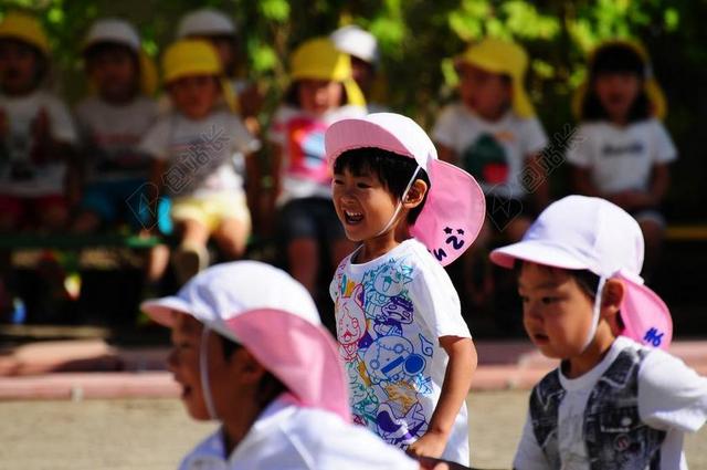 运动户外小孩运动会背景图片