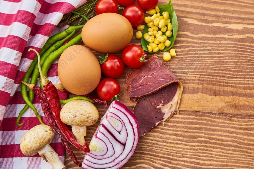 蛋 洋葱 大蒜 培根 肉 蘑菇 饮食 健康 辣椒 食品