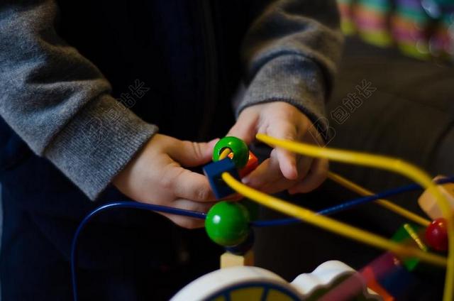 儿童 笑话 小孩玩 幼稚 男孩 玩具 教育