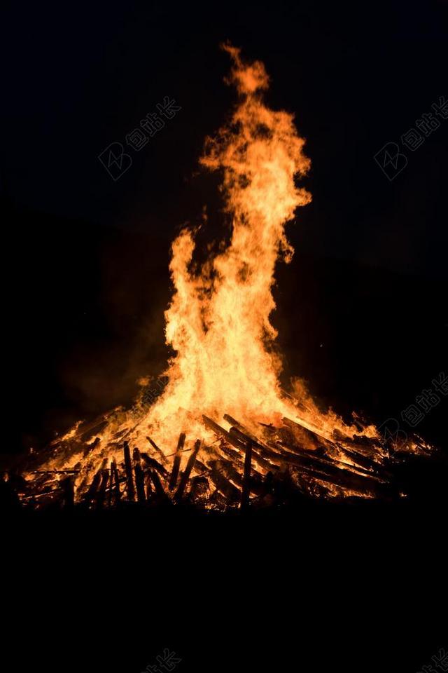 火 火焰 冬至 盛夏的火祭 可能会火 FELLINGSHAUSEN