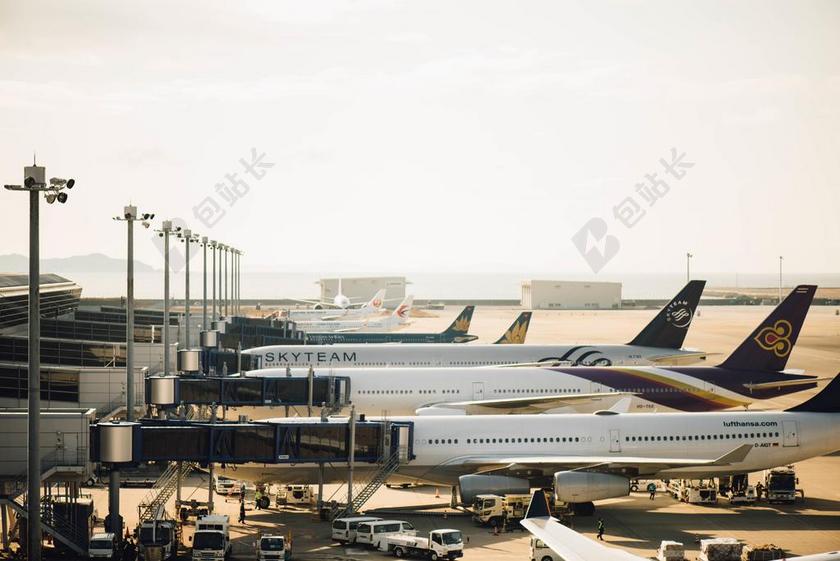 机场 飞机 跑道 运输 衣架 翅膀 装载机 射灯 发布 塔