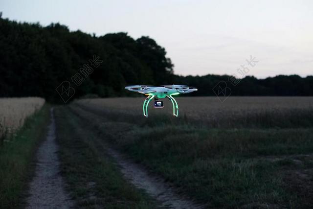 无人驾驶飞机 DJI 幻影 QUADCOPTER 直升机 字段