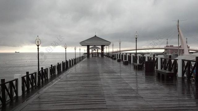 下雨天 码头 海洋 坞站 天气 岸 湿 海港 地平线 薄雾