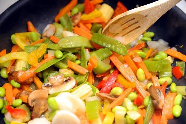 沙拉菜 混合的沙拉 蔬菜沙拉 饮食 瘦身 排毒