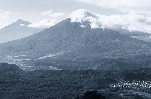 火山 山 危地马拉 丘陵 烟 天空 云 自然 树 城市