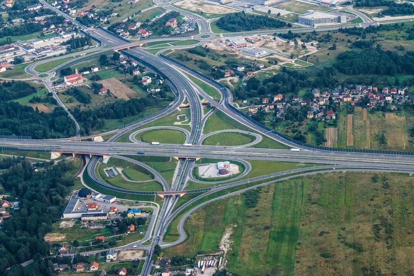 方式 通讯 旅行 运输枢纽 航拍照片 高度 凯尔采 圣十字