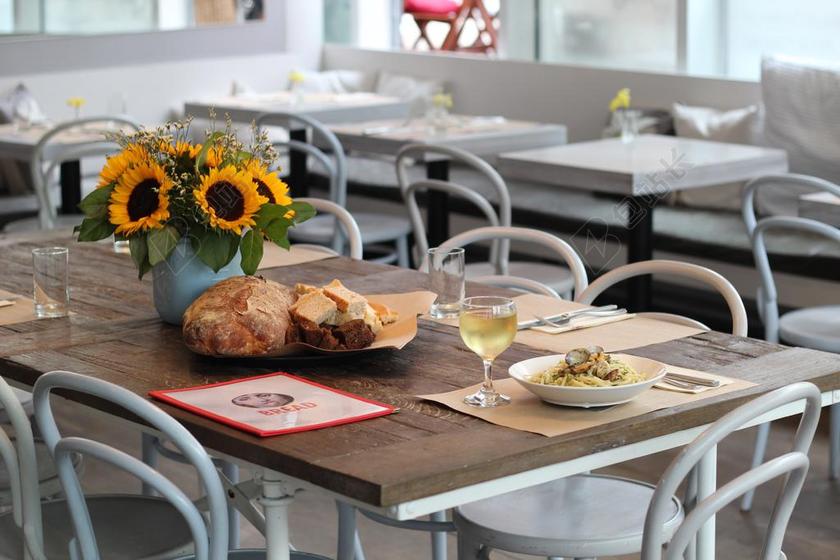 餐厅 红酒 玻璃 意大利面 面包 膳食 健康的食物