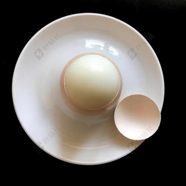 鸡蛋 早餐 水煮的蛋 棕色的外壳 动物性食品