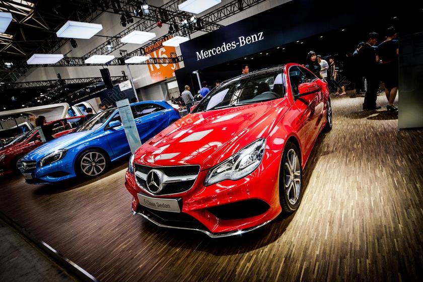 广告时尚时尚跑车背景图片