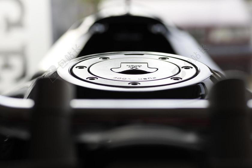 摄影唯美发动机的安装背景图片