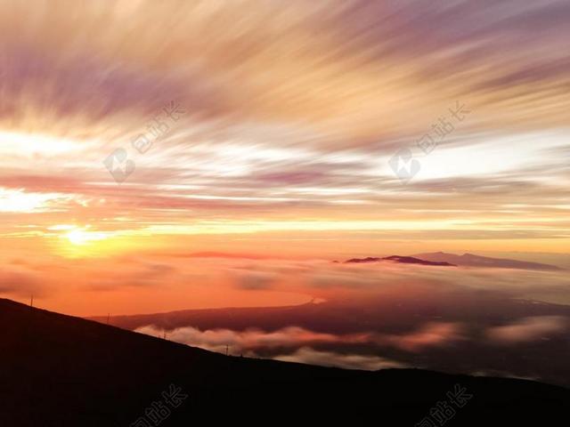山 景观 树 松树 查看 审美 雾 天空 云 电缆 发布