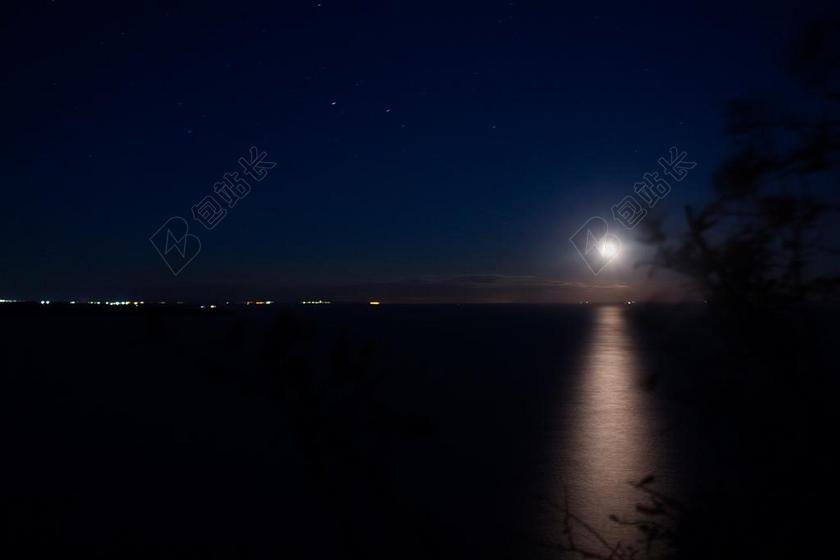 没有一个人 景观 日落 月亮 水体 天空 晚上 明星 摘抄