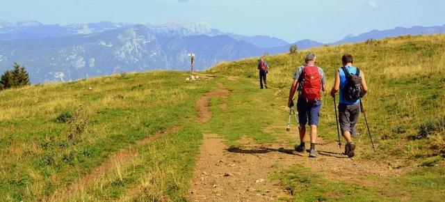 步行 游览 山 径 背包 徒步旅行