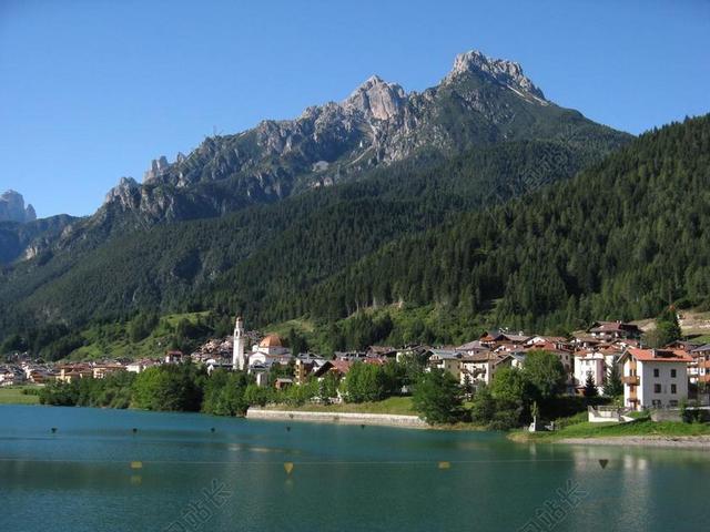 奥龙佐迪。 湖 白云岩 卡多雷 山 意大利 景观 阿尔卑斯山