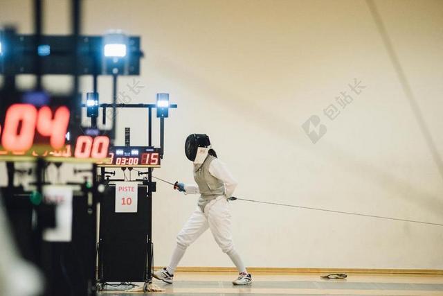 人 男子 青少年 运动 击剑 奥运 剑 齿轮 面具 统一