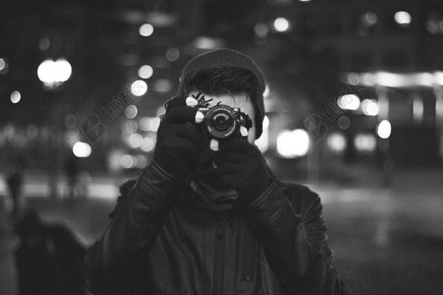 人 男子 摄影师 摄影 相机 镜头 图片 照片 黑色和白色