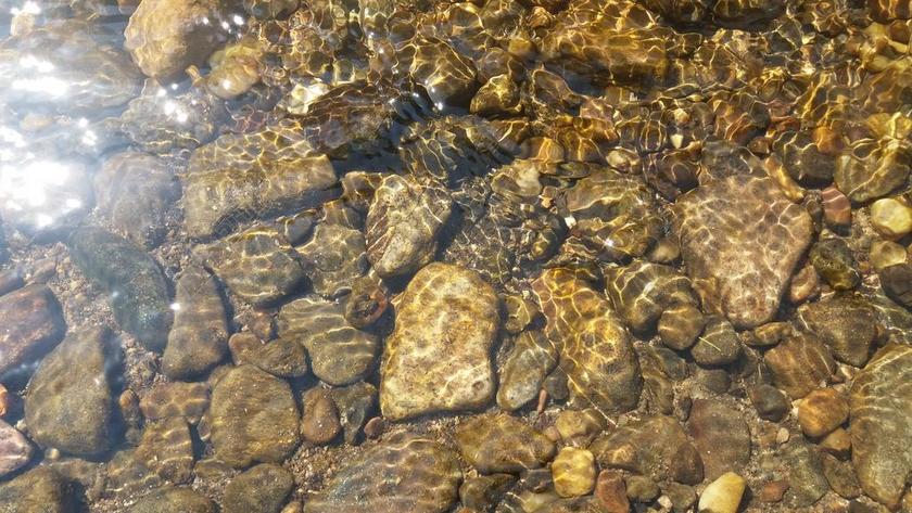 水 石头 岩 大自然 农村 乡村 太阳 天空 石 绿色