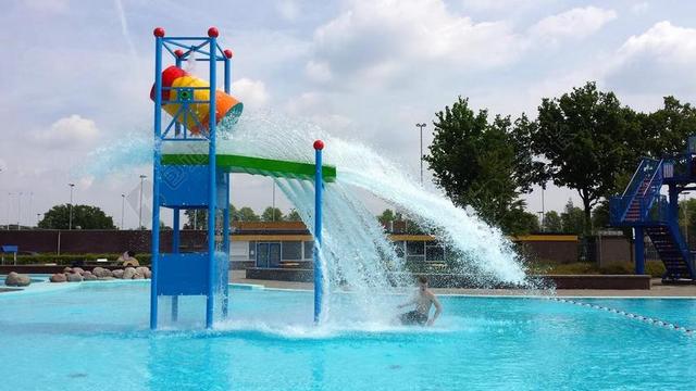 游泳池 水的乐趣 夏天 水 游泳 有趣 SPETTERS 假日