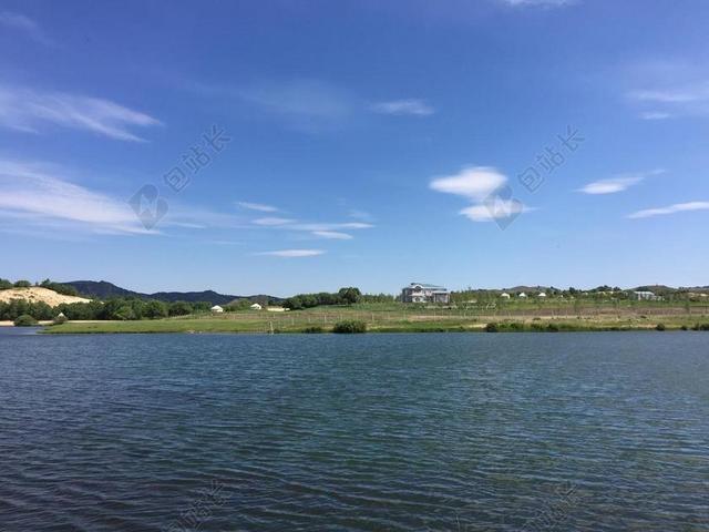 海边 湖水 蓝天