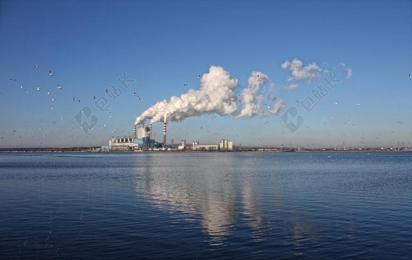 湖 电力站 烟囱 烟