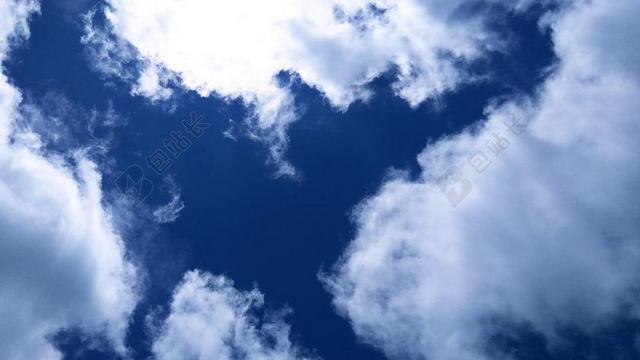 云 蓝色的天空 蓝色的天空的云彩 蓝色的天空背景 天空云